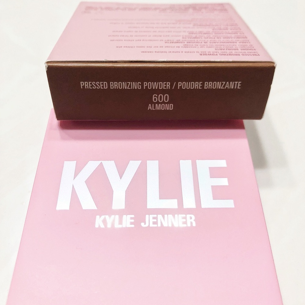 KYLIE JENNER COSMETICS-NWB: PRESSED BRONZING POWDER-ALMOND